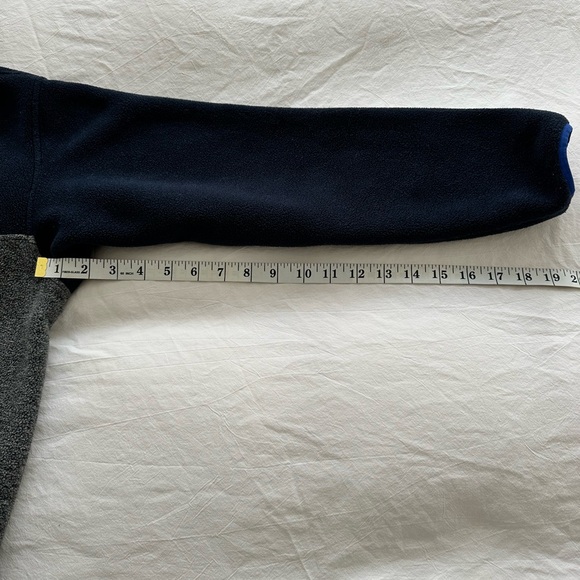 Patagonia Synchilla Navy and Gray Sweater - Picture 4 of 7